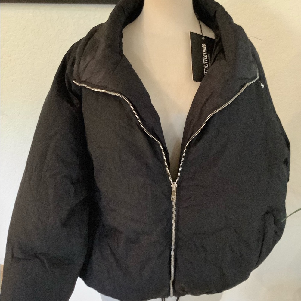 Pretty Little Thing Black Puffer oversized Jacket 4